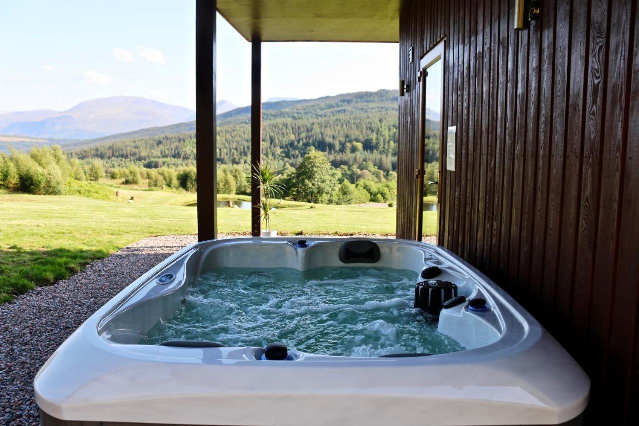 Frances' Sketch Pad With Hot Tub Leilighet Fort William Eksteriør bilde